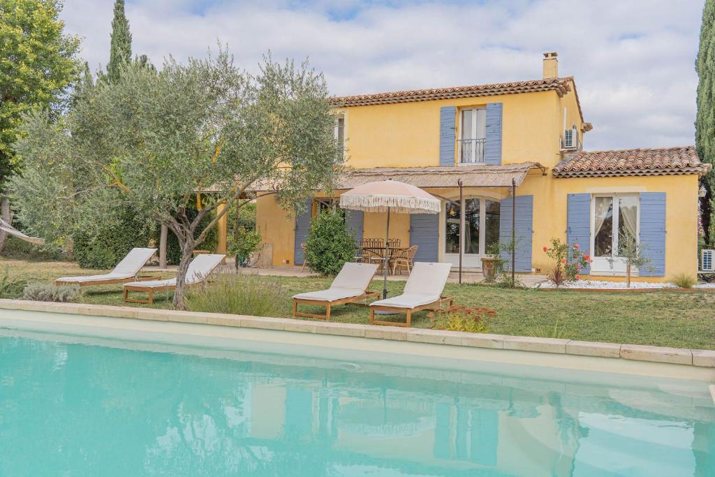 Ansouis Villa | Maison à 2 pas du Village D'ansouis à 30 Minutes D'aix-en-provence