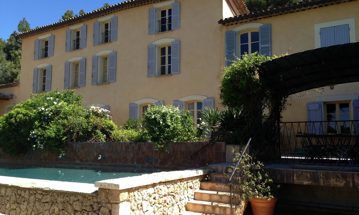 Aups Cottage | Maisonette on the edge of the medieval village of Aups