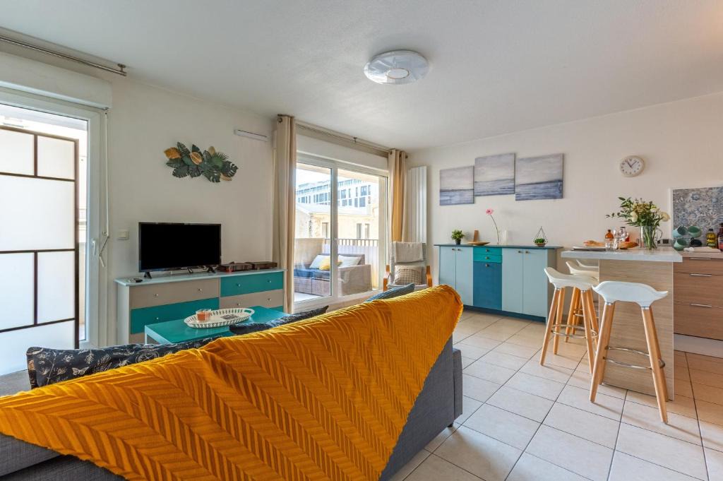 Euromed - La Joliette Apartment | MELCHIOR - Beau T2 avec terrasse au cœur d'Euroméditerranée
