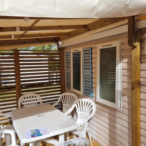 La Roque-d'Antheron Other | mobilhome au domaine des iscles emplacement 137