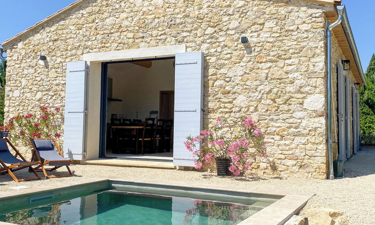 Rustrel Villa | NEW: Beautiful stone house with pool and idyllic view