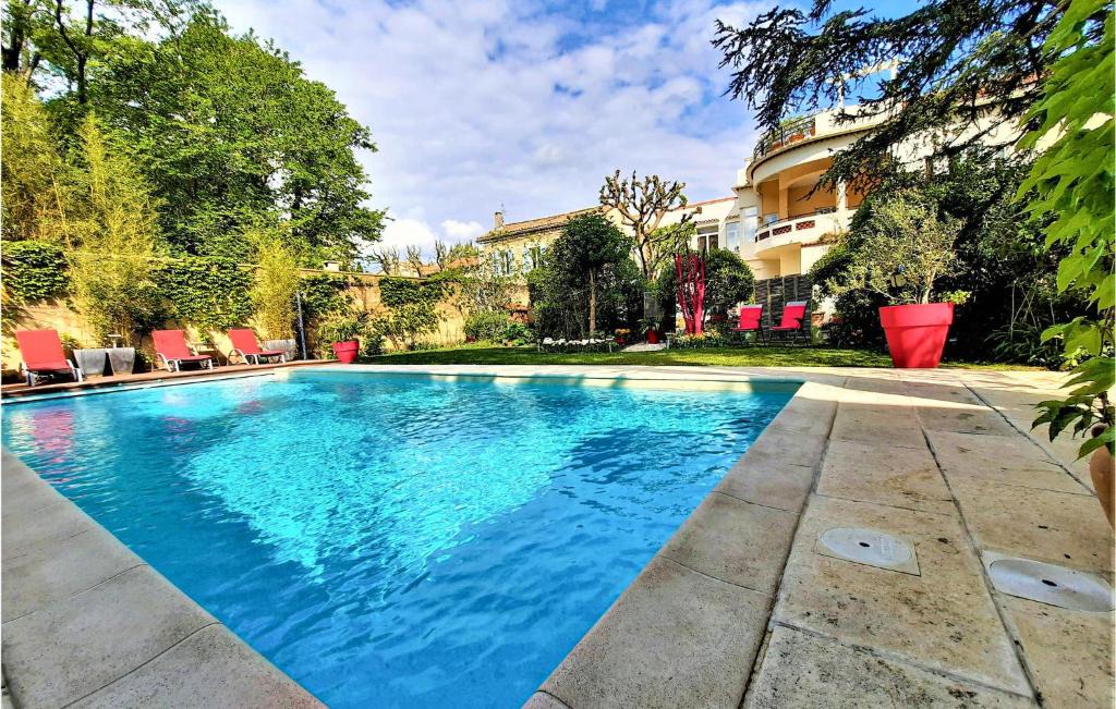 Avignon Apartment | Nice apartment in Avignon with 2 Bedrooms, WiFi and Outdoor swimming pool