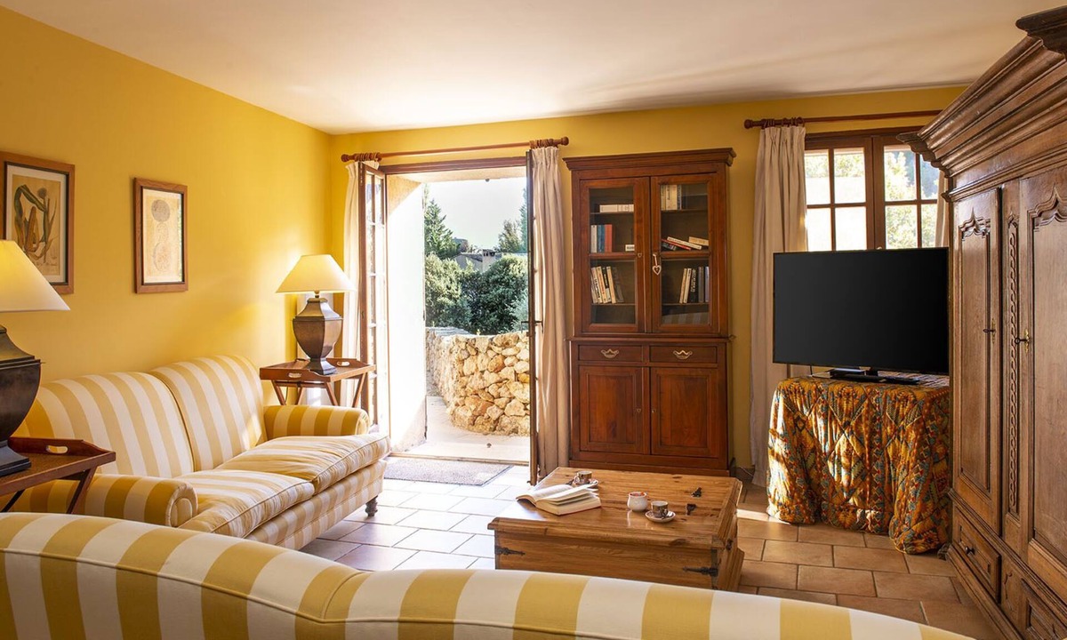 Moissac-Bellevue Cottage | Old farmhouse bergerie 15 minutes from Lake St. Croix