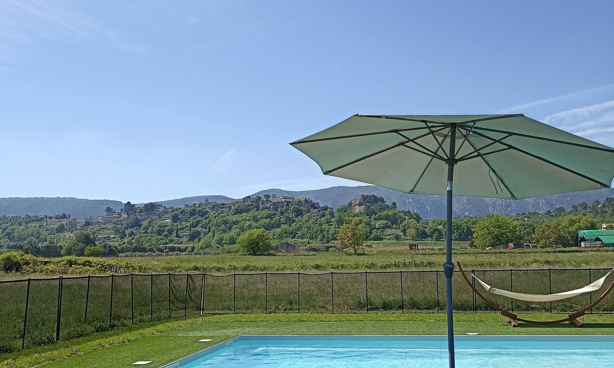 Menerbes Villa | Opposite one of France's most beautiful villages, fully renovated and close to tourist attractions