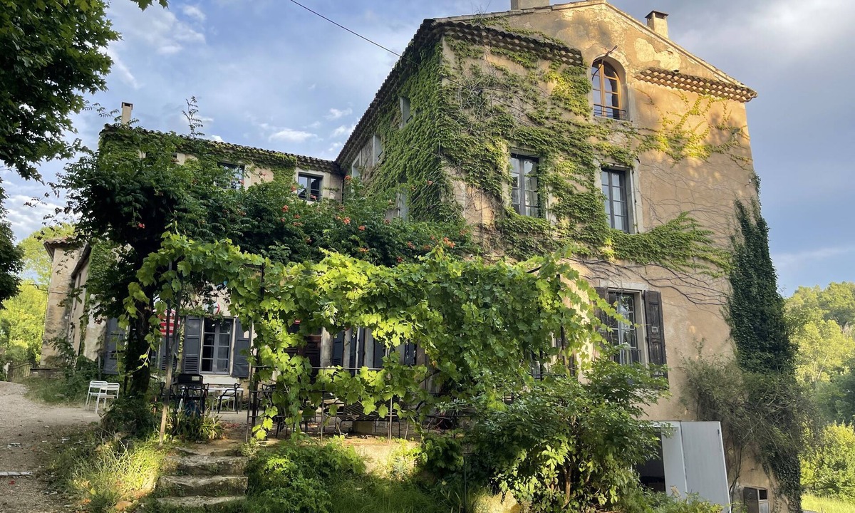 Rustrel Bed & Breakfast | Parenthèse En Luberon