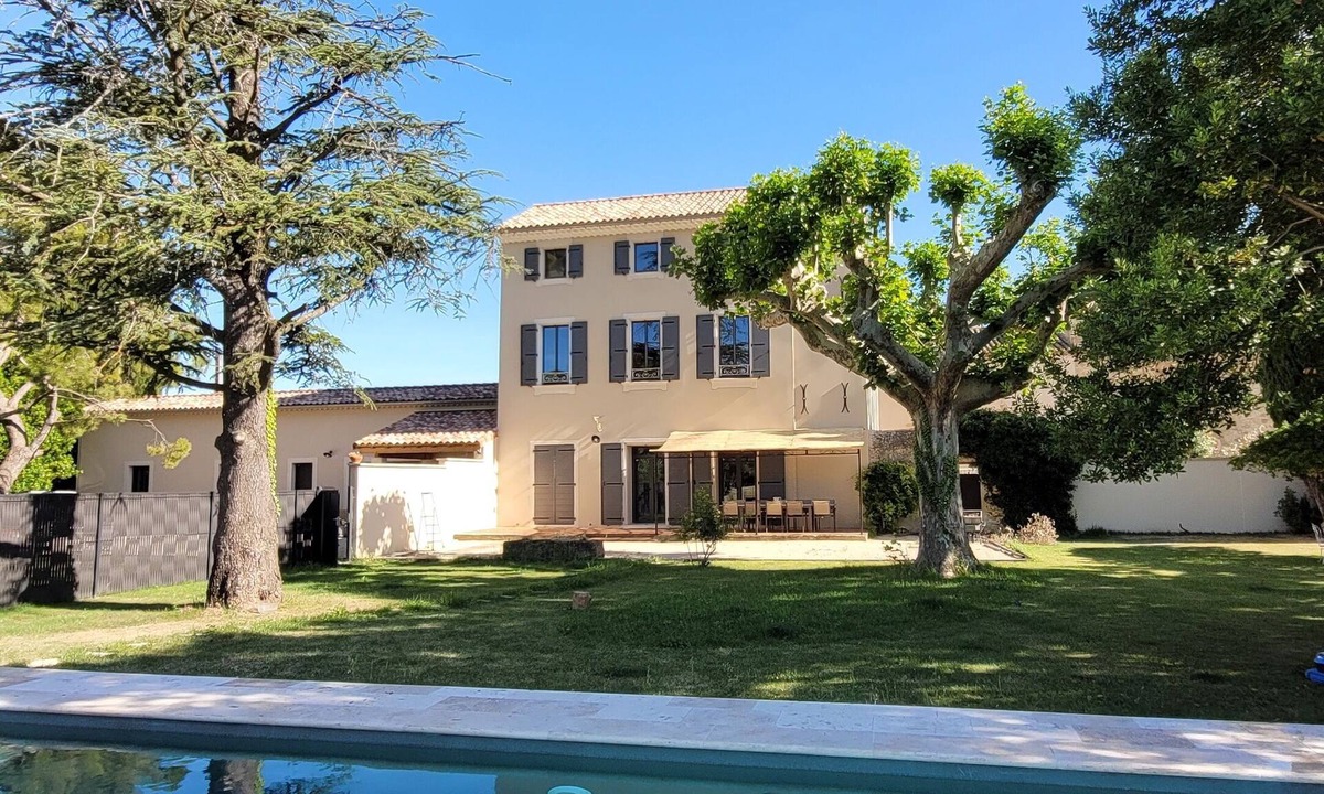 Orange Villa | Peaceful villa in Provence, large garden and swimming pool (completely renovated)