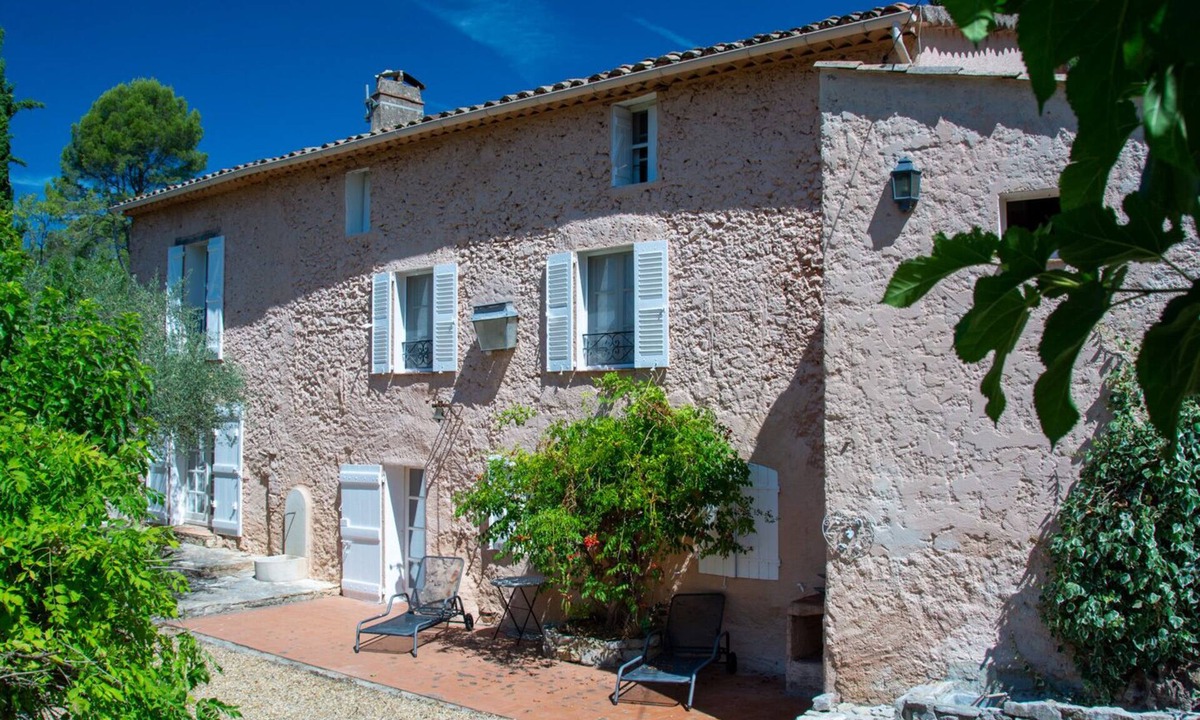 Lorgues House | period farmhouse set in 9 acres with large pool