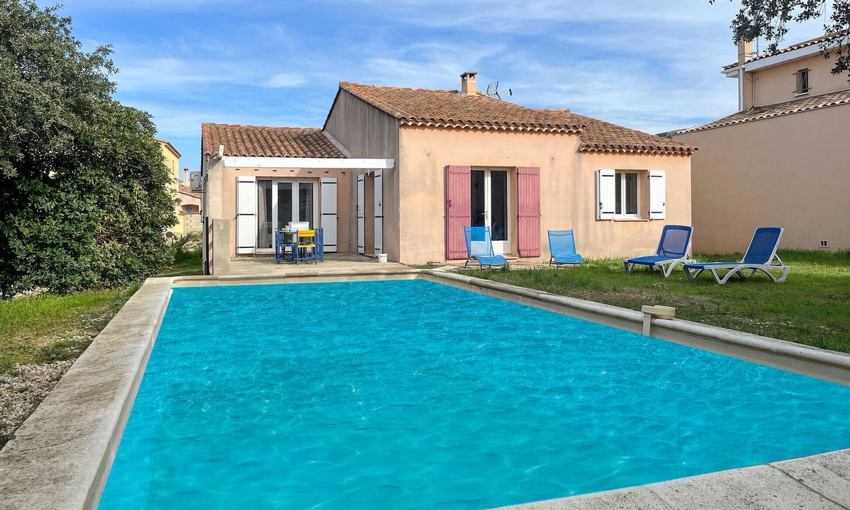 Vers-Pont-du-Gard House | Pet friendly home in Vers-Pont-du-Gard