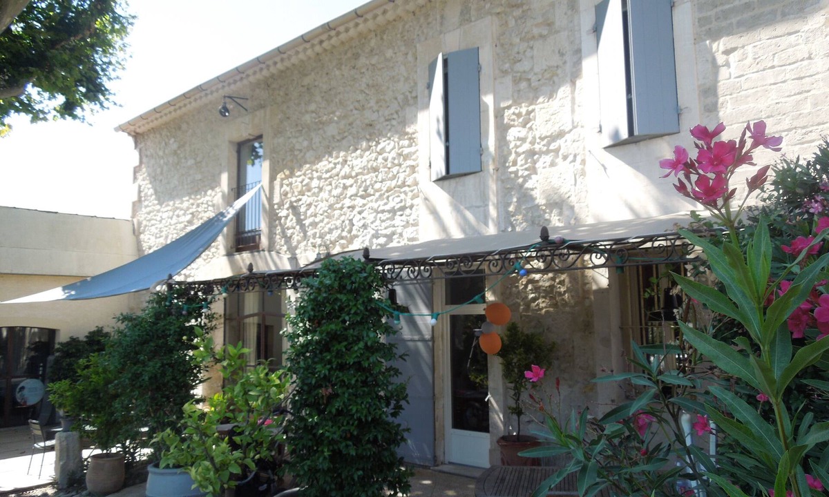 Chateaurenard House | PRETTY MAS PROVENCAL WITH LARGE HEATED POOL BETWEEN ALPILLES AND LUBERON