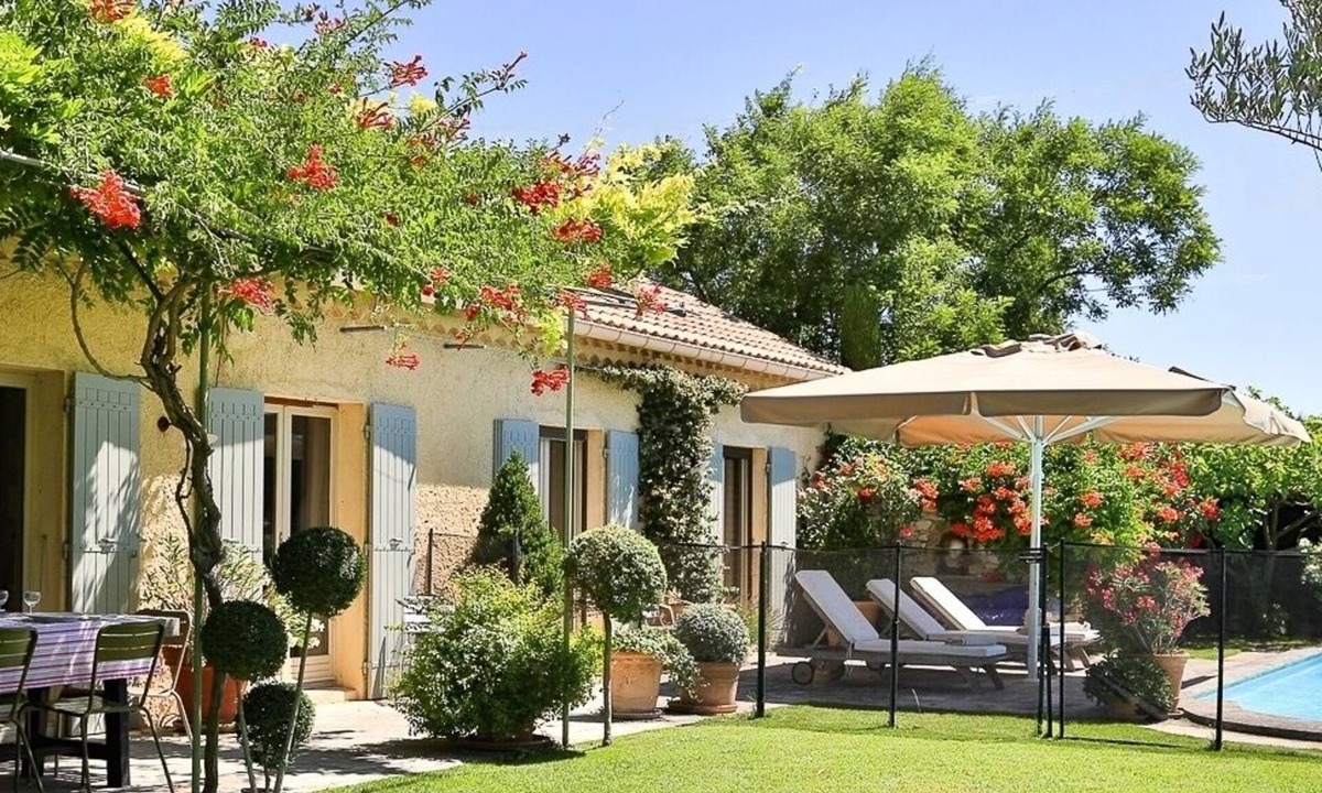 St.-Remy-de-Provence House | Private Heated pool - walking distance from Saint-Rémy-de-Provence