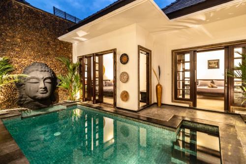 Kerobokan Villa | PROMO Uniquely Styled Spacious 3bd Villa