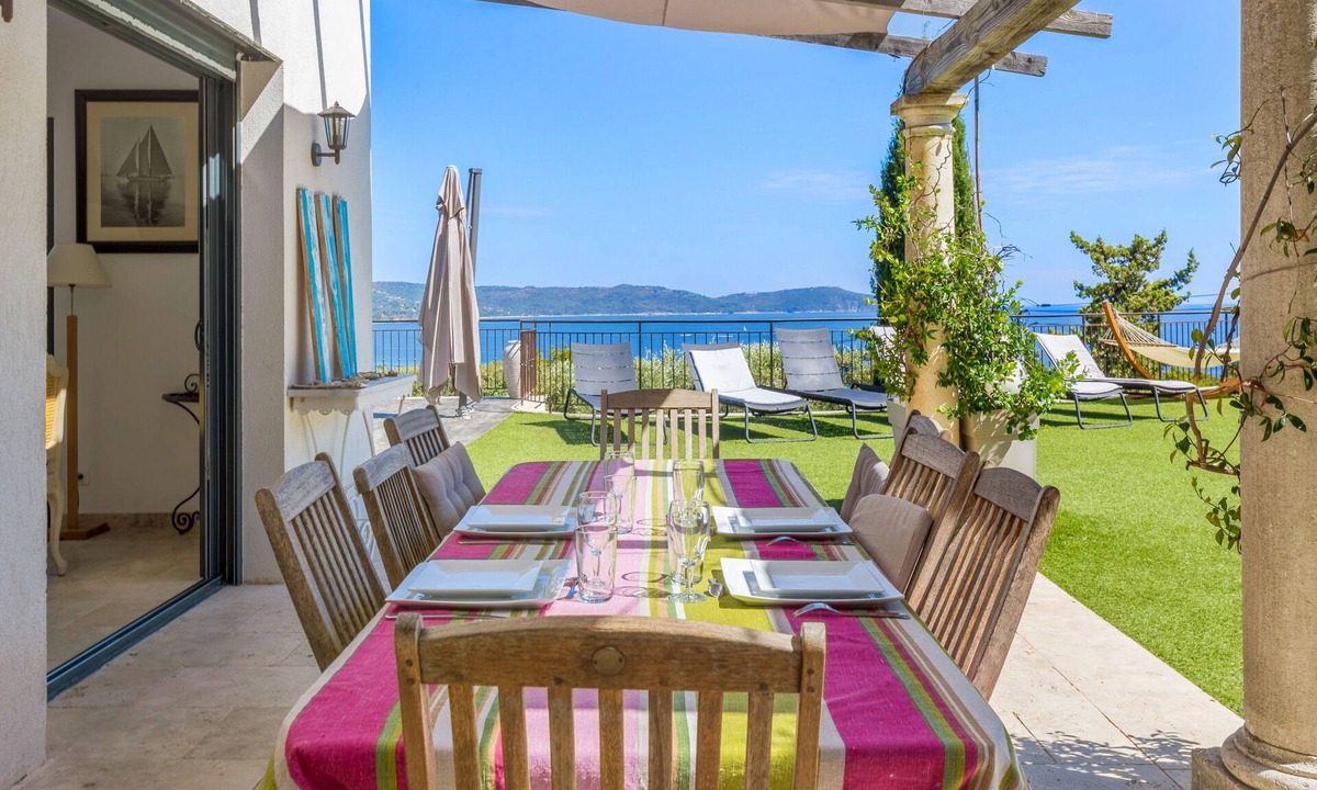 Cavaliere Villa | Promo voiles de St Tropez : Villa with swimming pool, 180° sea view, sea access on foot.