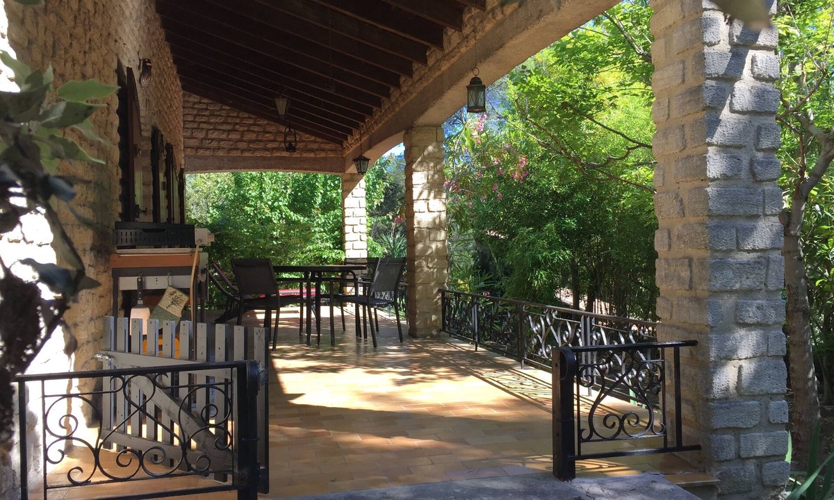 L'Isle-sur-la-Sorgue Cottage | Provencal cottage on the heights of L'Isle sur la Sorgue