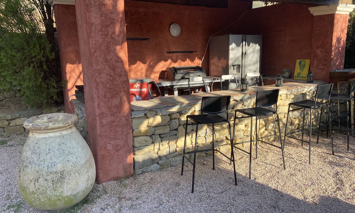 Meounes-les-Montrieux House | Provencal house under the olive trees with swimming pool.