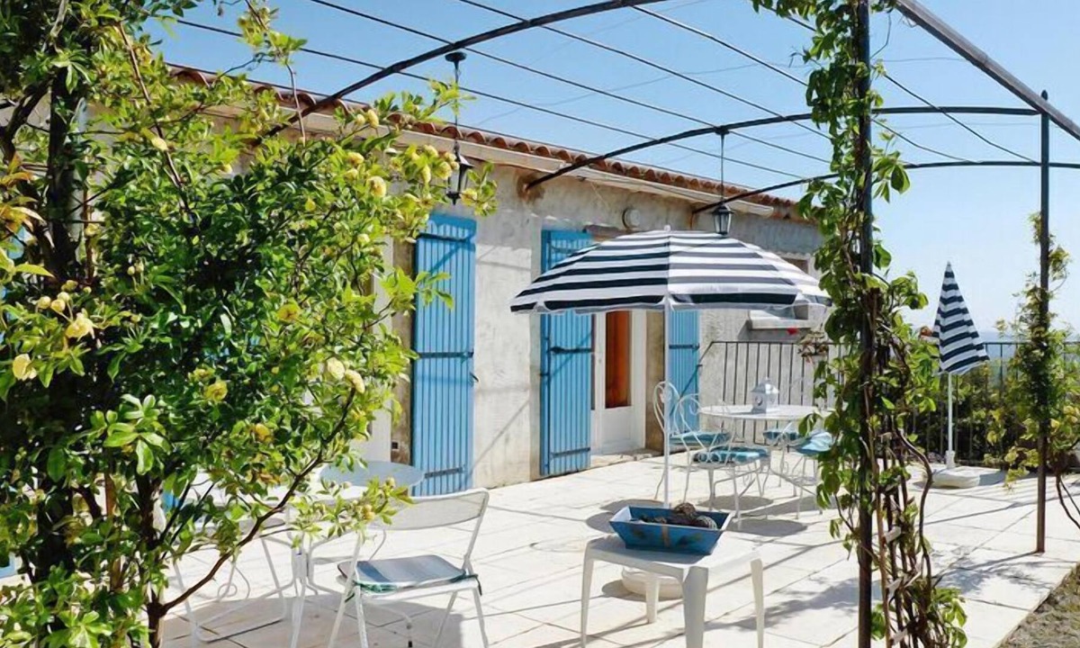 Bedoin House | Provencal holiday home with private garden, Bédoin