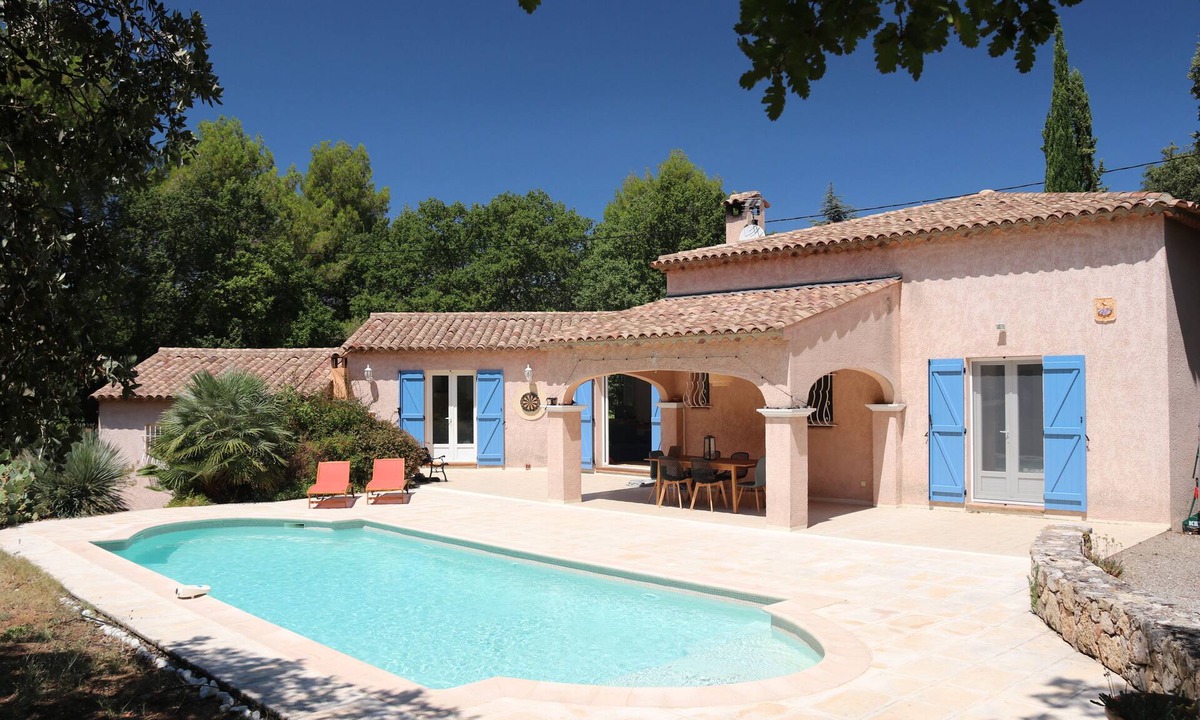 Moissac-Bellevue Villa | Provençal villa with pool on a large property in a quiet setting.