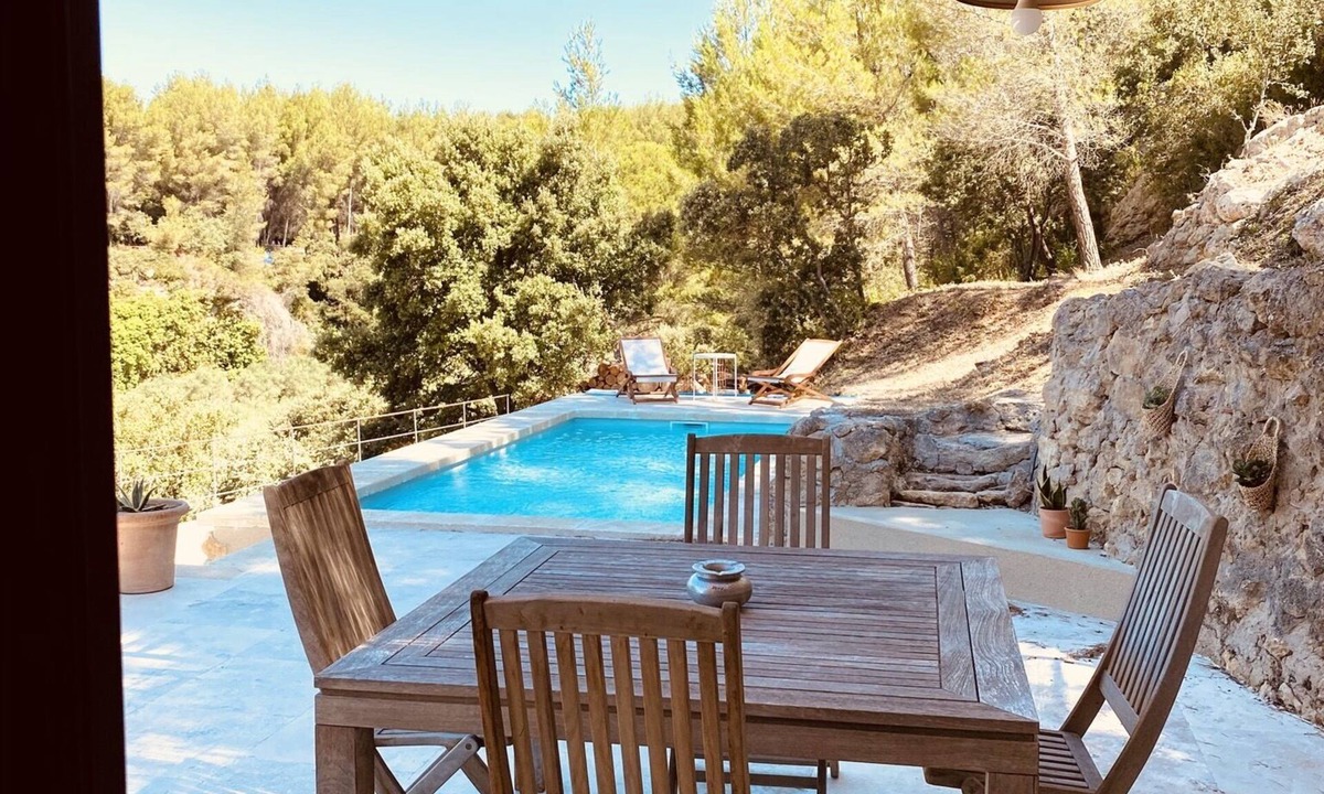 Salon-de-Provence House | Provence house with pine forest view, large garden and private pool