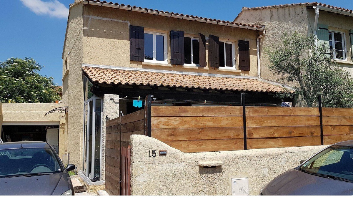 Courthezon House | Quiet subdivision house