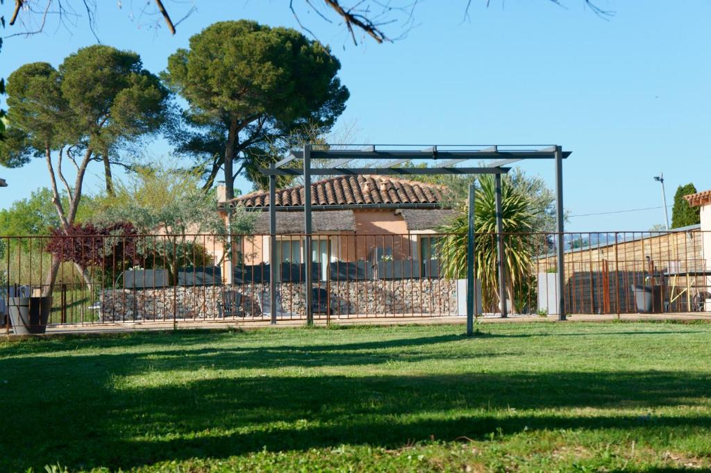 Loriol-du-Comtat House | Résidence Les Peupliers