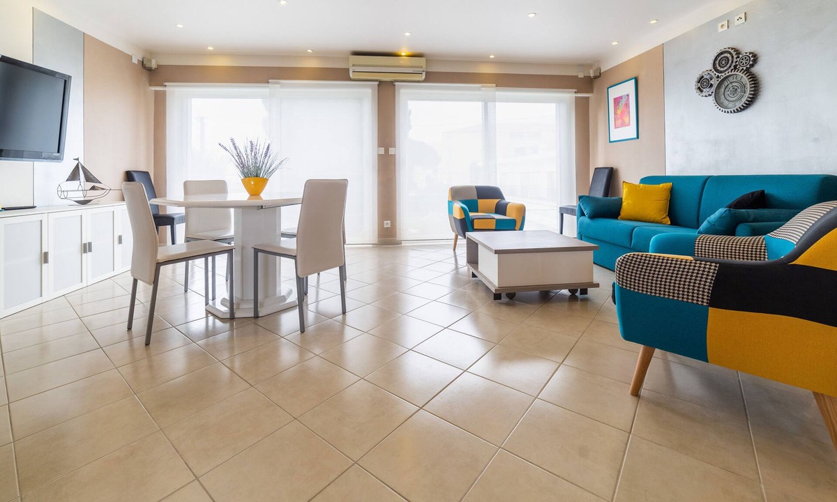 Miramar House | RARE: House classified 3*- 81m² 100m beaches & port, air-conditioned, parking, wifi