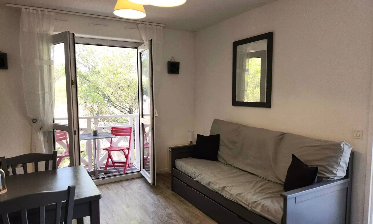 Carnoux-en-Provence Apartment | Residence Debussy - maeva Home - 2 Room Apartment 4 People - Prestige