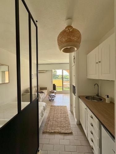 Toulon - Hyeres Apartment | Séjour au port