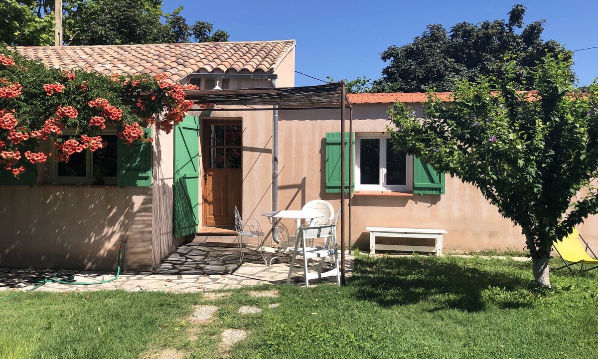 Sanary-sur-Mer House | SANARY Small country house with garden. Small dogs accepted