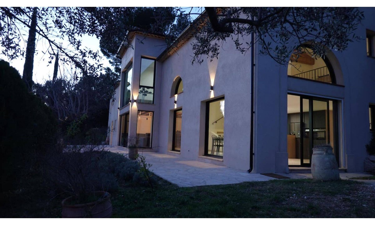 Callas Villa | Secluded villa with AC, heated pool and views of vineyards and sea