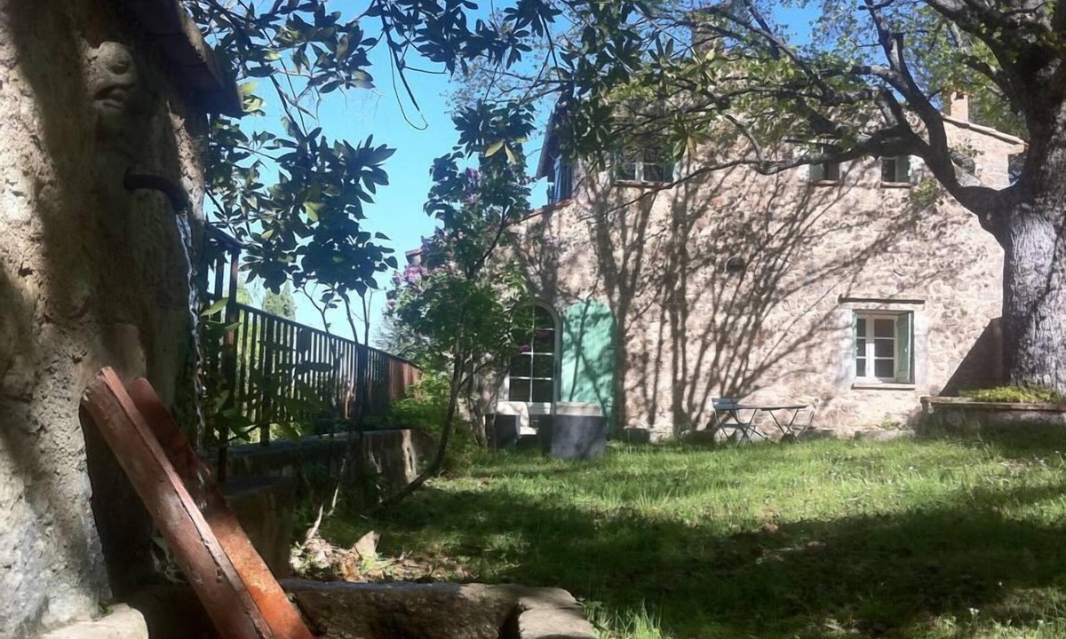 Aiguines House | Self catering apartment in a farmhouse with an exceptional lake view