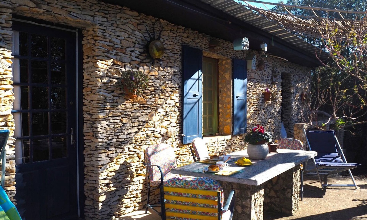 Villes-sur-Auzon House | Small stone chalet with private terrace, Villes-sur-Auzon