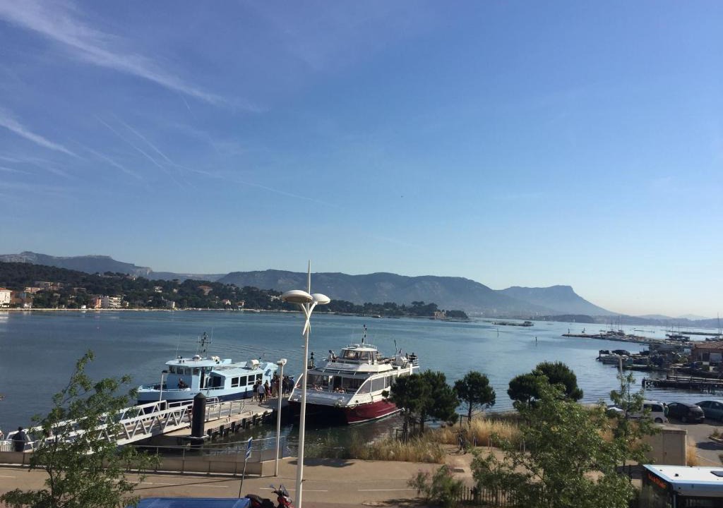 Les Sablettes Apartment | Studio Bord de Mer et VUE sur MER WIFI OFFERT