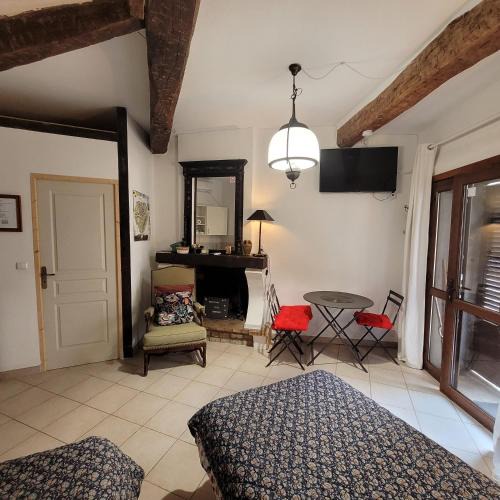 Cabasse Apartment | Studio Chez Gregoire w Prowansji