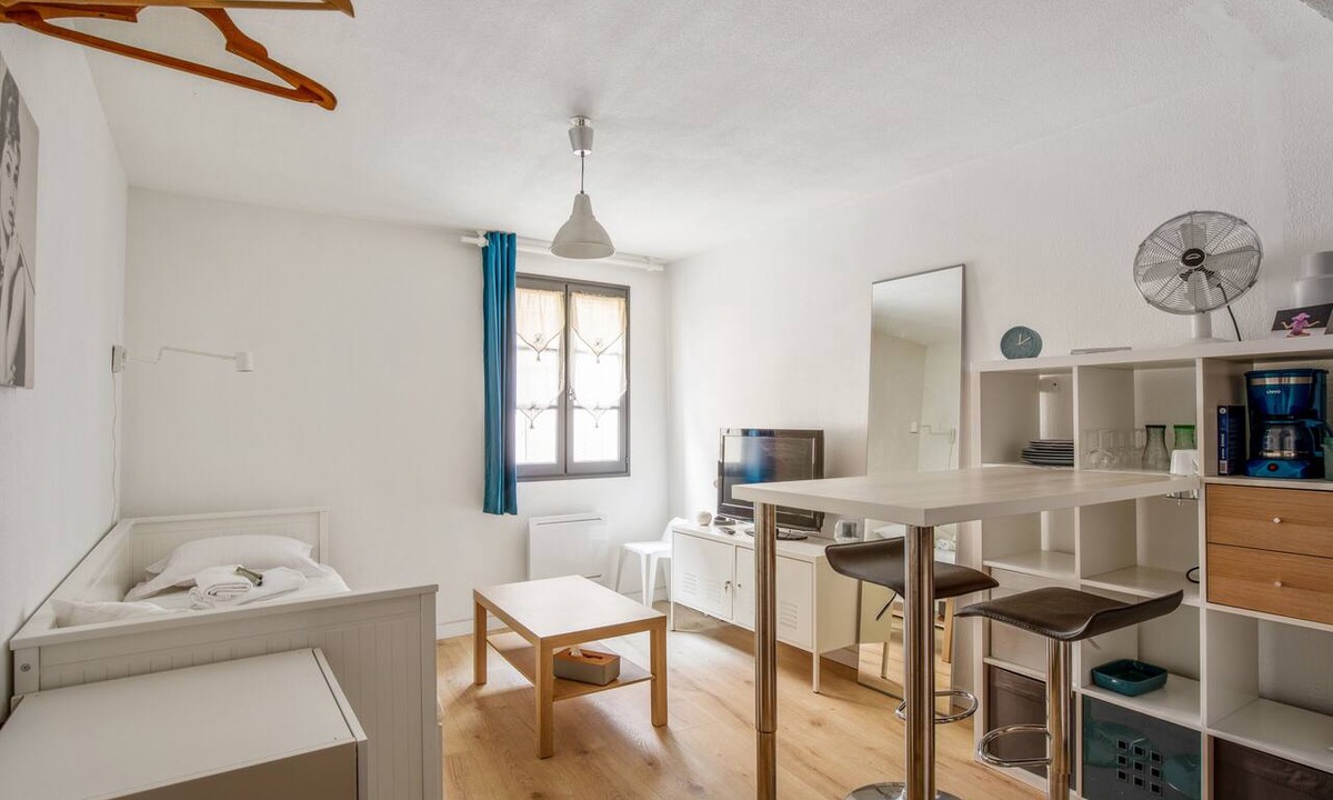 Avignon City Centre Apartment | Studio Coquelicot - Welkeys