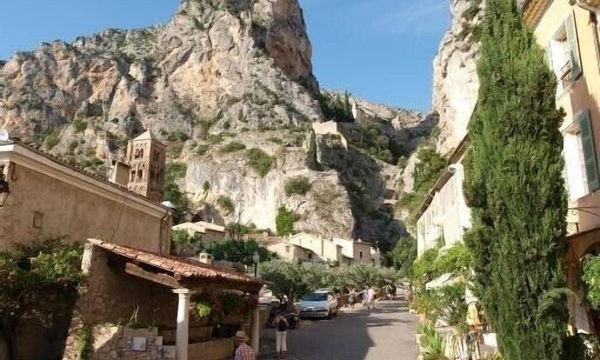 Moustiers-Sainte-Marie Apartment | Studio Rental in Moustiers Ste Marie