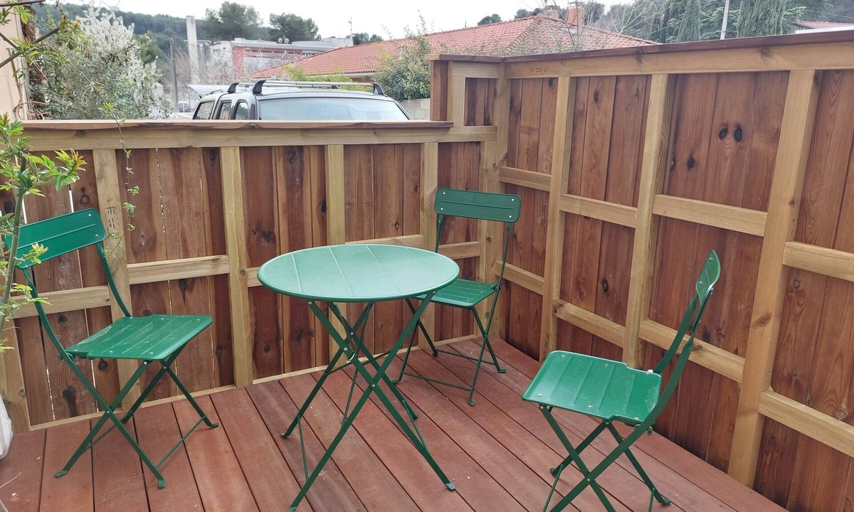 Gardanne Apartment | Studio West Enclosed parking Ground floor FibrE