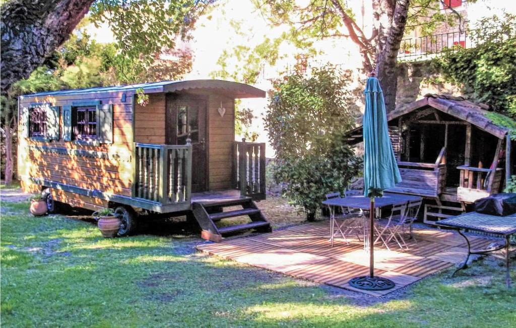 Gigondas Other | Stunning caravan in Gigondas with 1 Bedrooms and WiFi