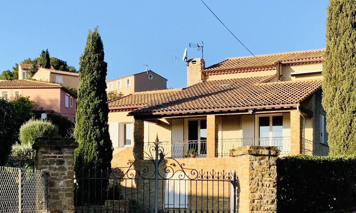 Bandol Villa | Superb 4/5 listed family villa 15min walk from the sea and town center