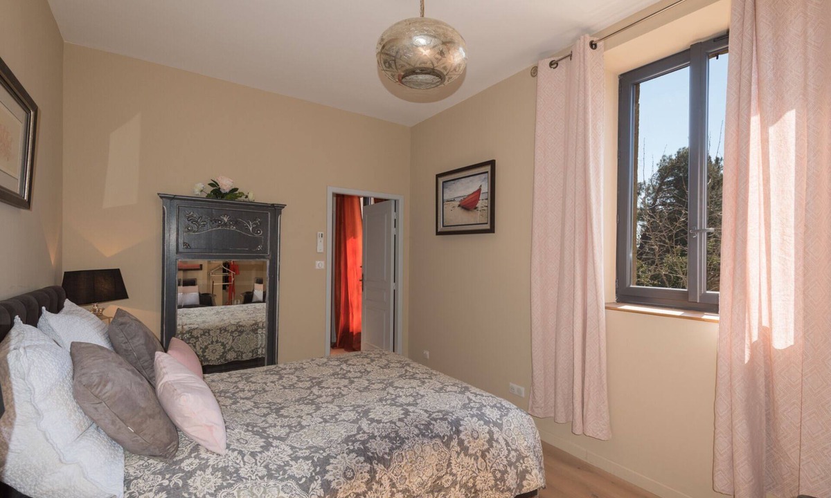 Sernhac Bed & Breakfast | The Camarguaise Chamber