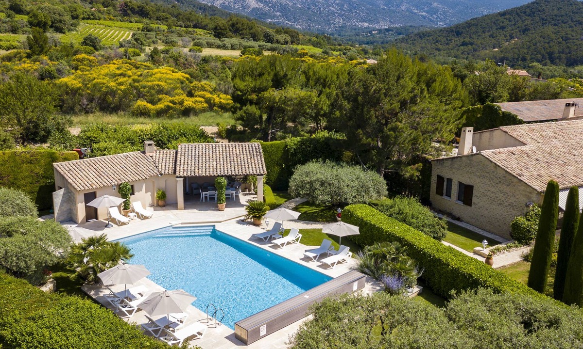 Crillon-le-Brave Other | Traditional farmhouse with heated swimming pool at the foot of the Mont Ventoux