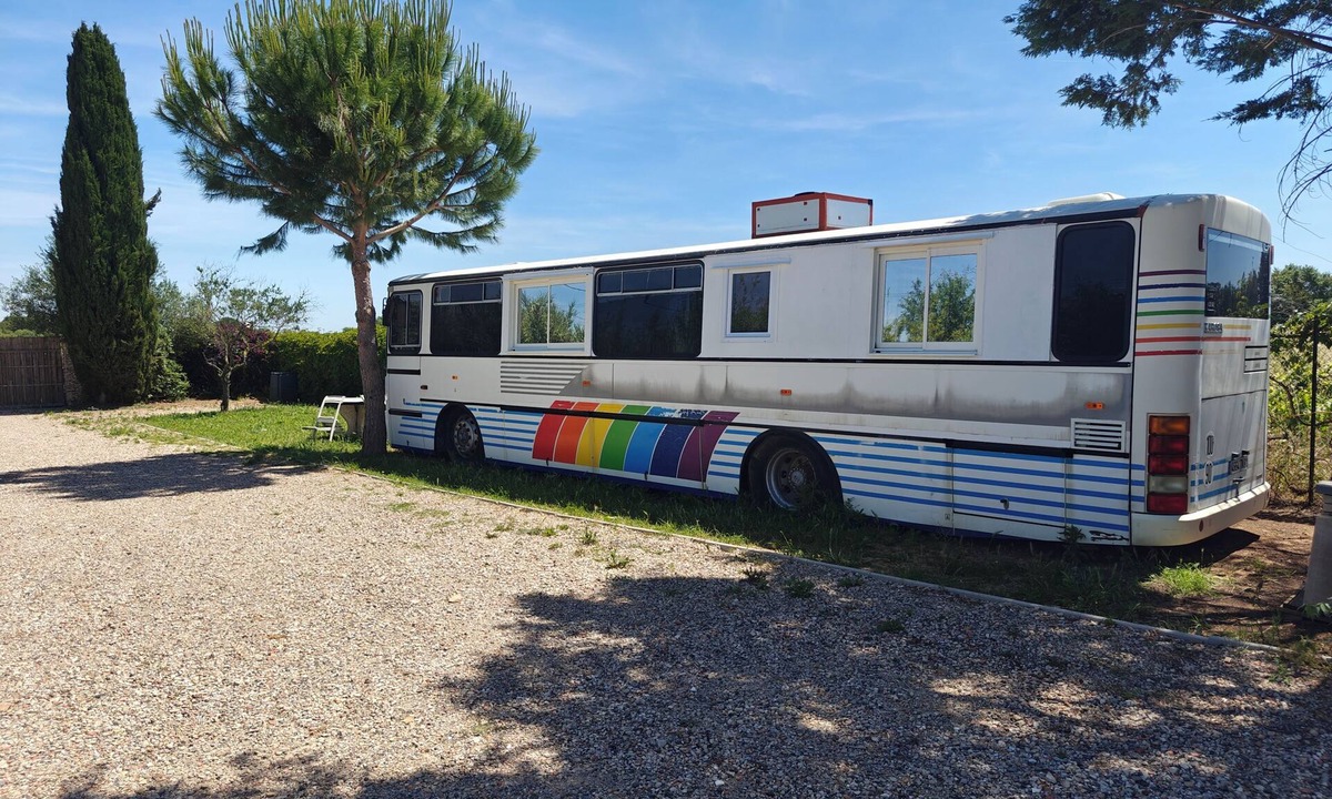 Milhaud House | Unique Vacations in a Converted Bus