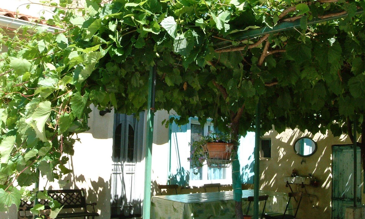 Paluds de Noves Apartment | vacation rental in Provence