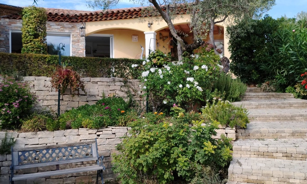 Manosque Villa | Very pretty villa of 140 M2 on raised and closed ground with swimming pool, calm