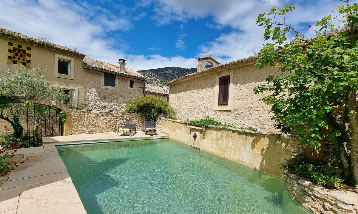 Malaucene Villa | Villa Beilles, 84BEILLES, beautiful, with fenced pool, jacuzzi and views