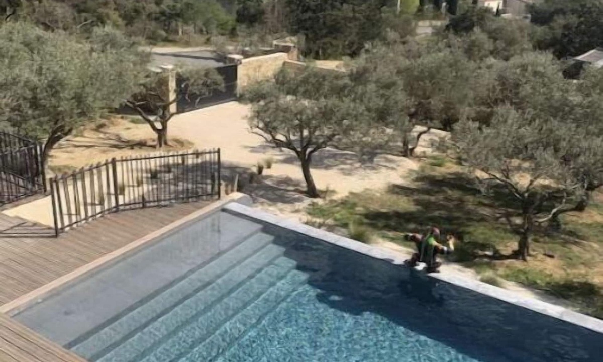 Castillon-du-Gard Villa | Villa Contemporaine en Provence, vue Exceptionnelle sur le Pont du Gard