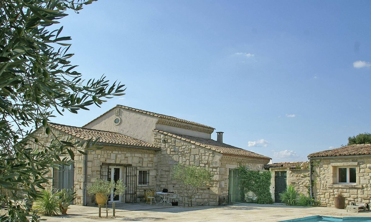 Montfrin Villa | Welcoming Villa with Private Swimming Pool in Montfrin
