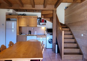 1/2 chalet for 6, 2 bedrooms, fireplace, south terrace and mountain views