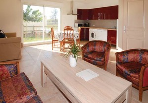2 bedroom accommodation in Le Sambuc