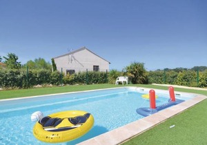 2 bedroom accommodation in Le Sambuc