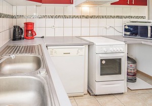 2 bedroom accommodation in Le Sambuc
