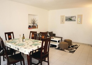 2 bedroom accommodation in Sablet